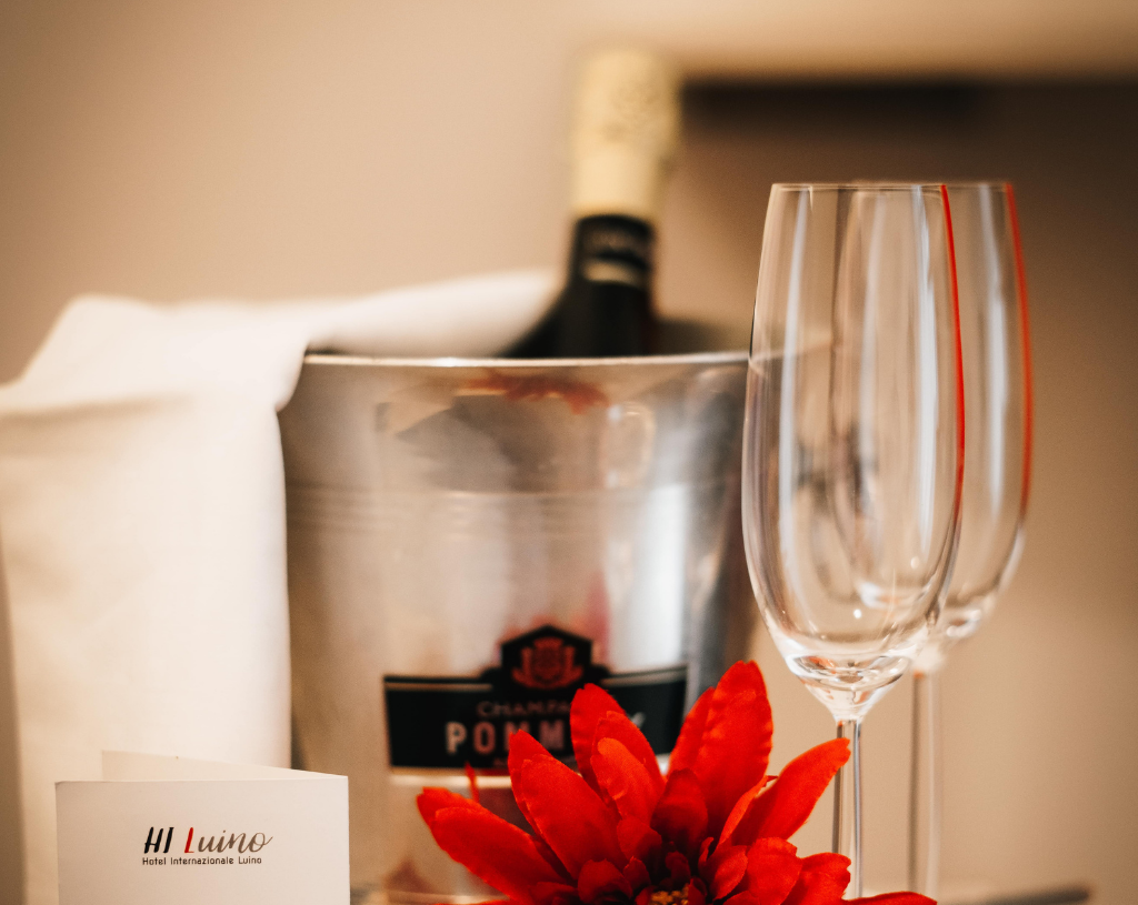 Arriva il Natale e Hotel Internazionale di Luino è pronto ad accogliere i suoi ospiti!